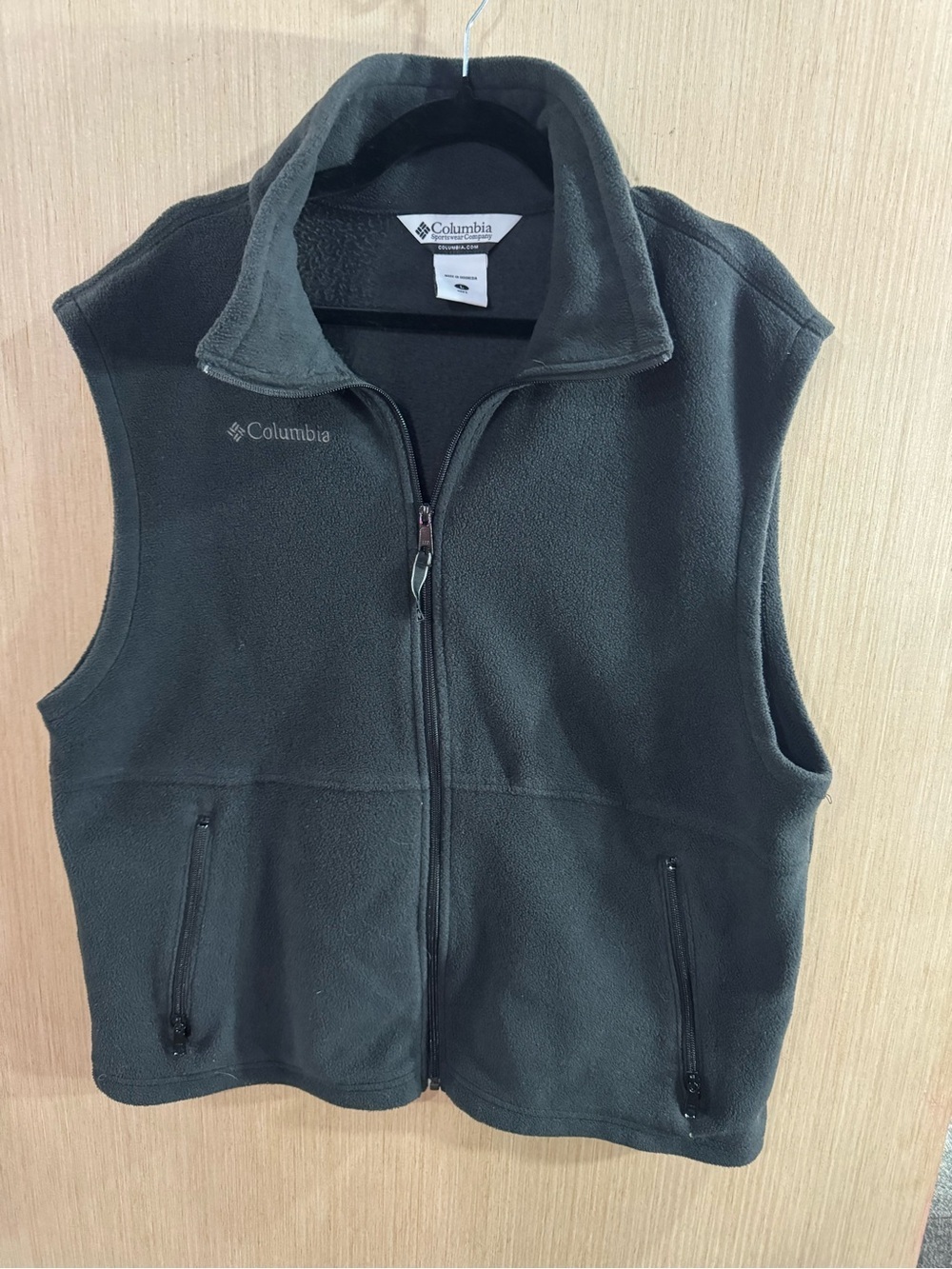 Men’s Columbia Black Fleece Vest with Stand Collar Size Large